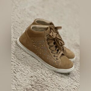 UGG sneakers in size 6.5